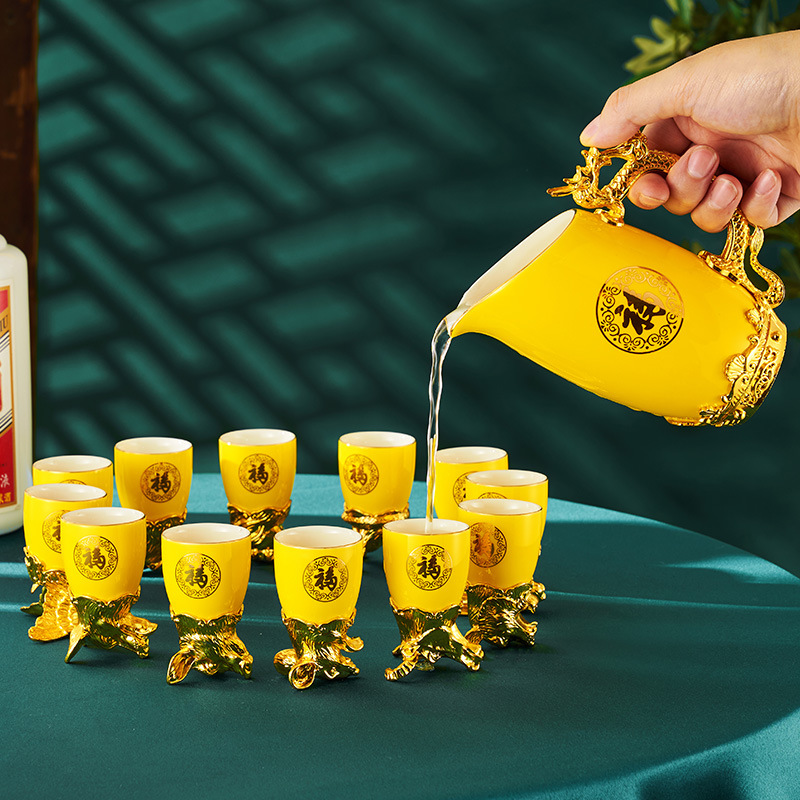 Dua Belas Kepala Hewan Berlapi - Wine Beer Tequila ulasan dan harga
